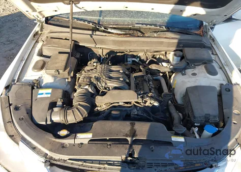 2011 Hyundai Genesis 3.8 z USA, uszkodzony, nr VIN KMHGC4DE3BU136990